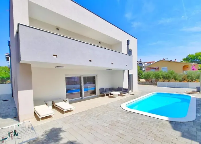 בית נופש Family Friendly House With A Swimming Pool Povljana, Pag - 24256 *