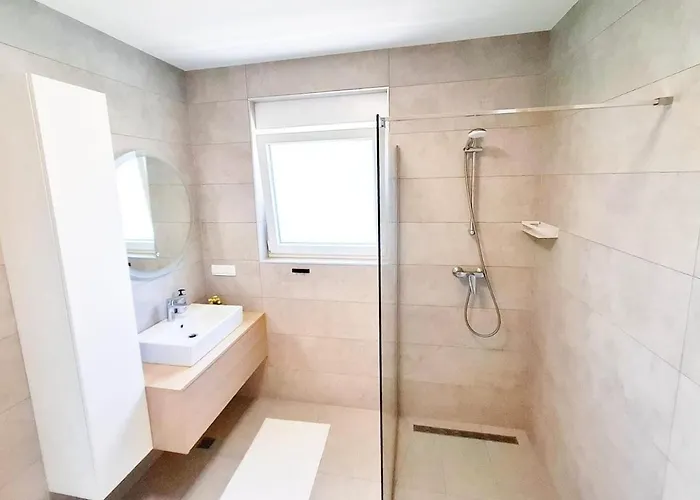 בית נופש Family Friendly House With A Swimming Pool Povljana, Pag - 24256